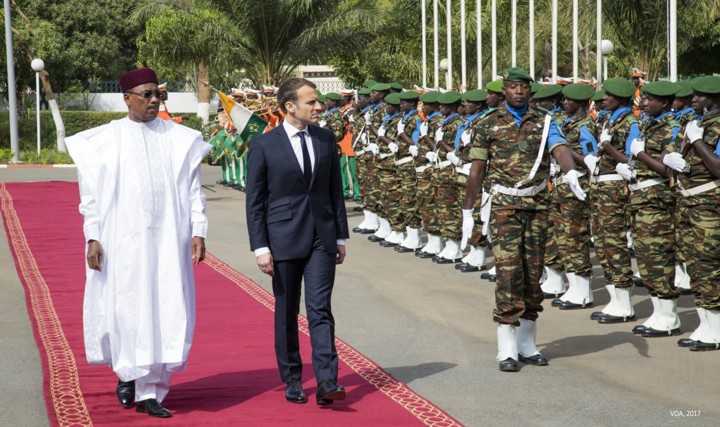 ventdouxprod 2020 Emmanuel Macron and Mahamadou Issoufou fight illegal migrants like African economic refugees